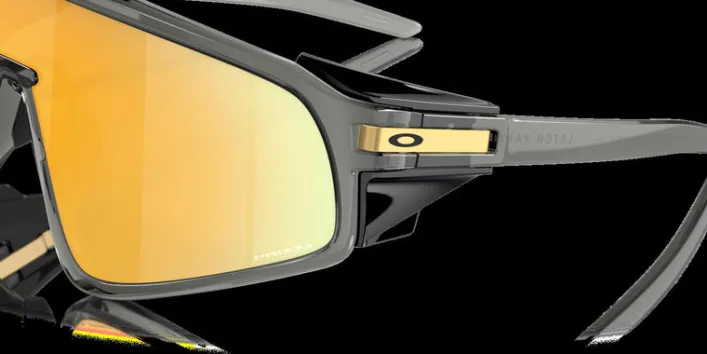 Oakley Latch Panel Grau Rauch