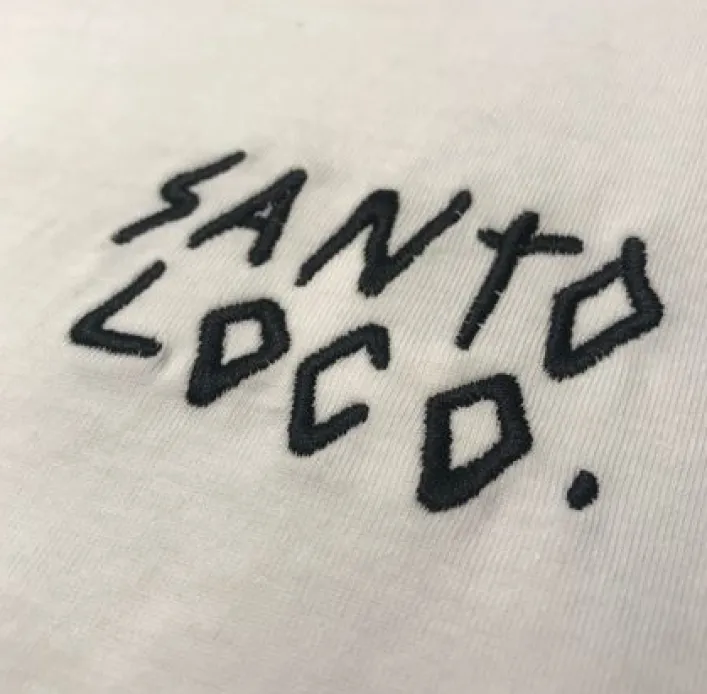 SantoLoco T-Shirt mit Stick-Logo