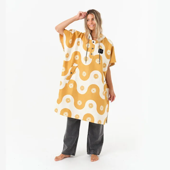 Schnelltrocknender Poncho „Slowtide Botanical Waves“