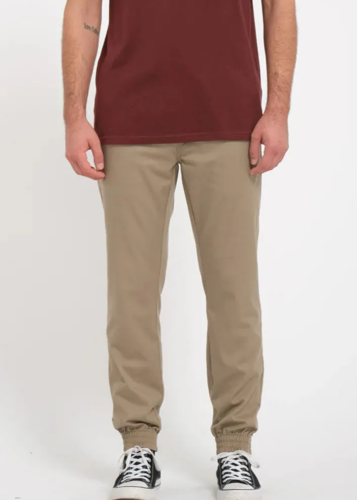 Volcom – Schmaler Jogginganzug „Frickin“